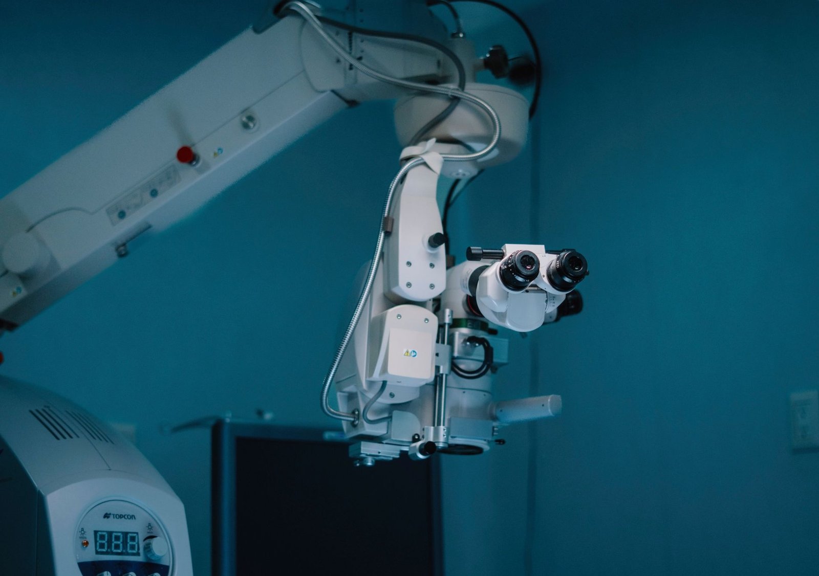 Robotic Lobectomy vs. Traditional VATS: An Expert’s Guide